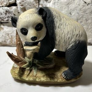 Lefton Panda Bear Figurine KW4910